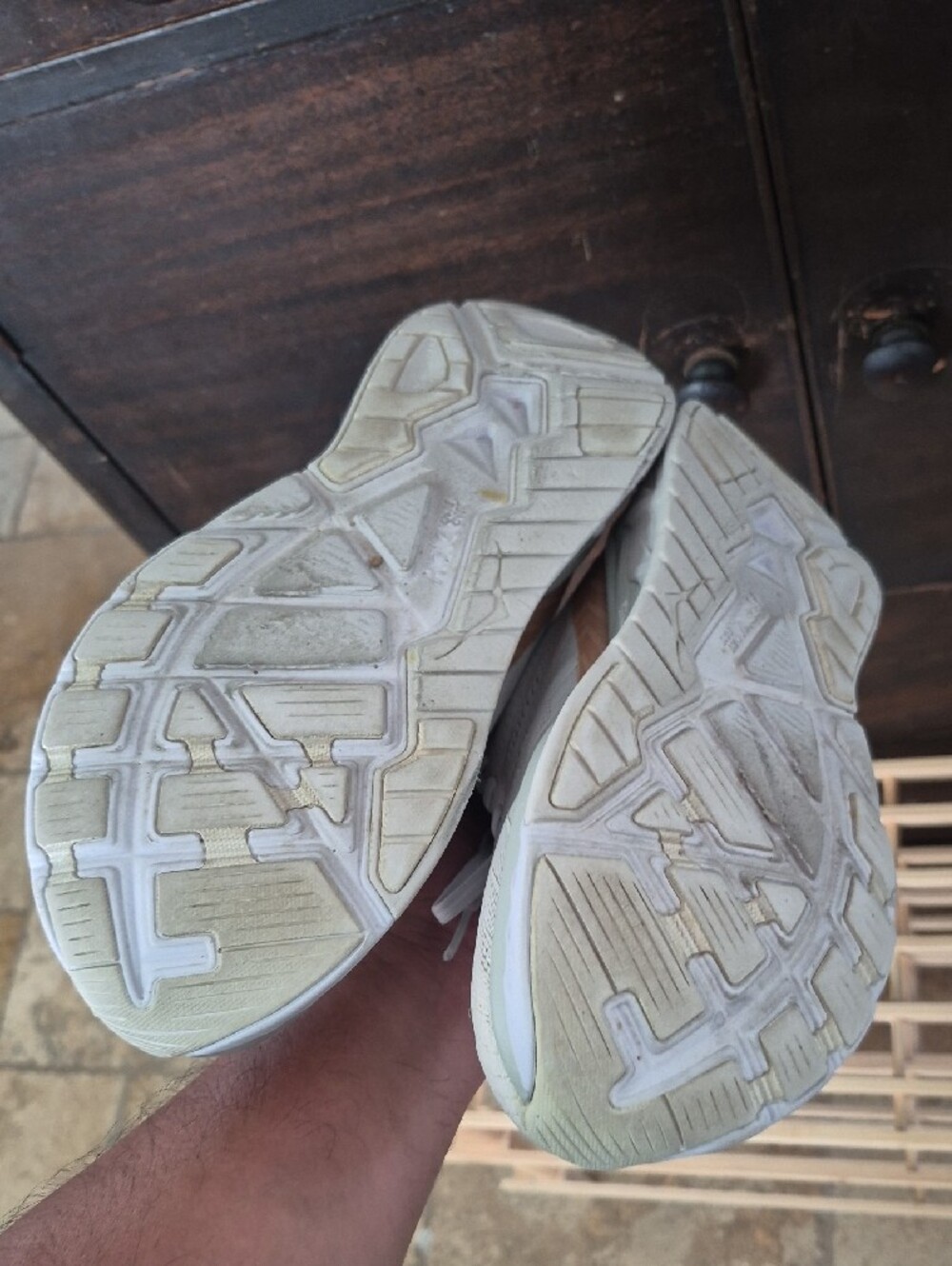 Hoka Womens Arahi 4 White and Tan Athletic Running Shoes - Picture 5 of 6